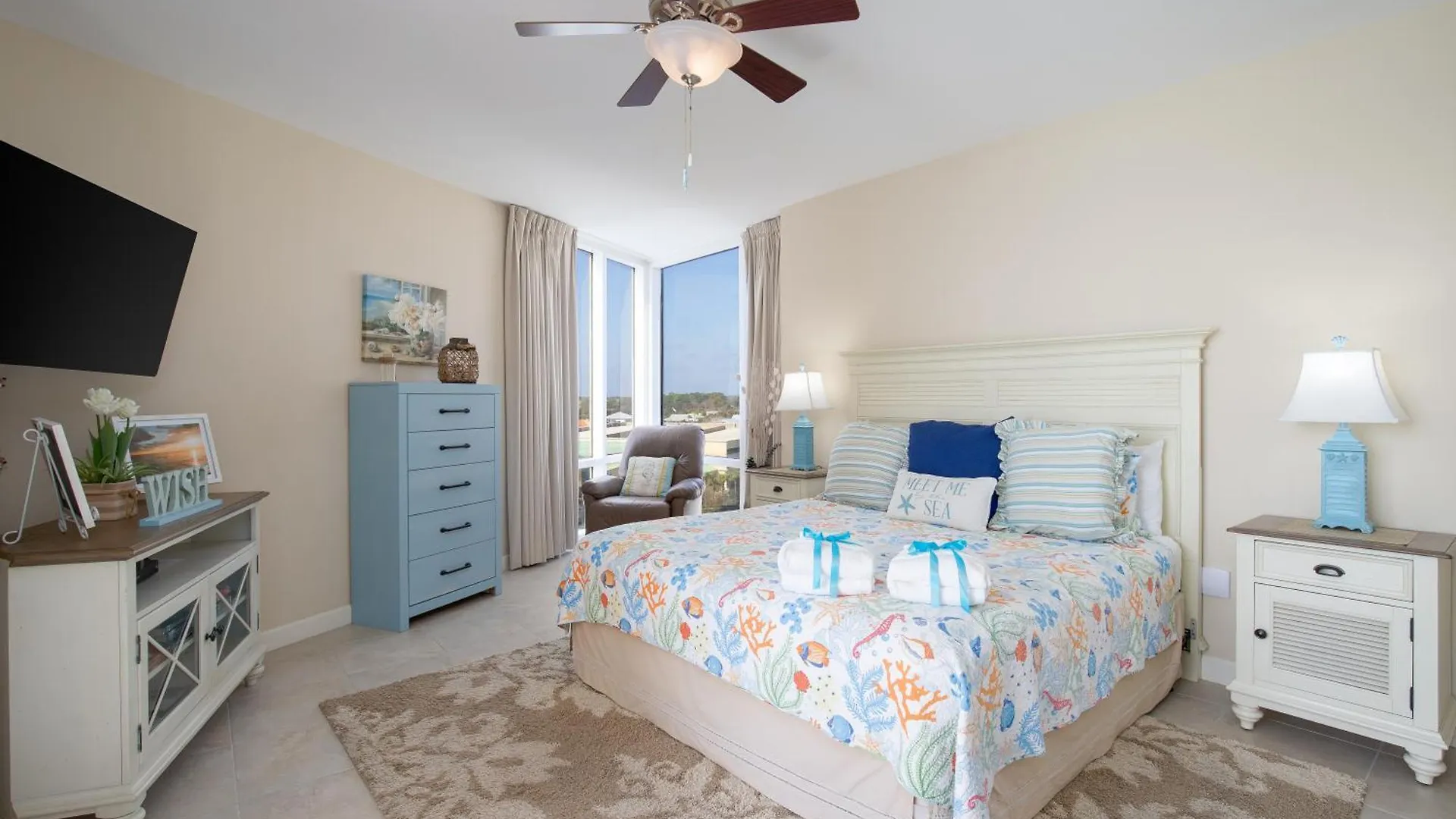 Water Park On-Site! 2 Beachfront Master Suites! Corner Balcony Views! Panama City Beach Prázdninový dům