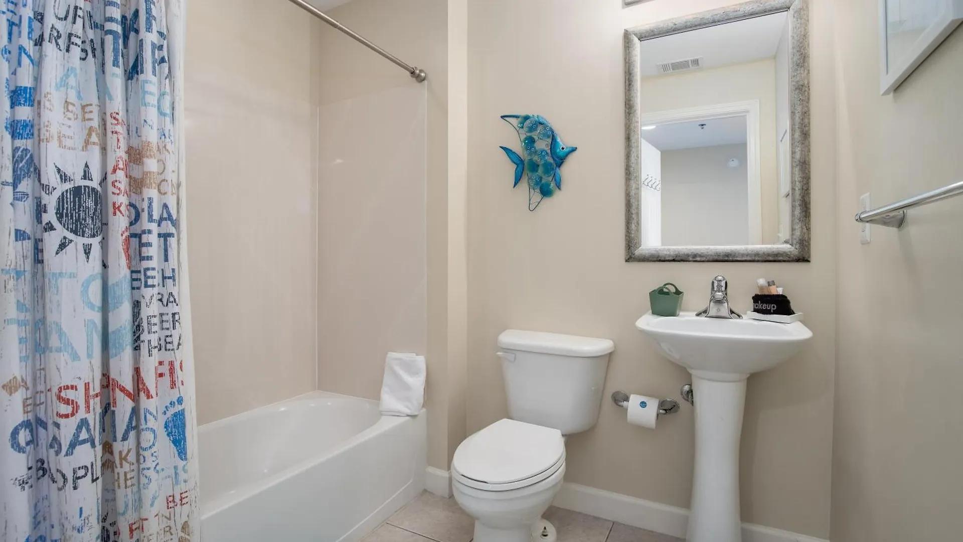 Water Park On-Site! 2 Beachfront Master Suites! Corner Balcony Views! Panama City Beach Prázdninový dům