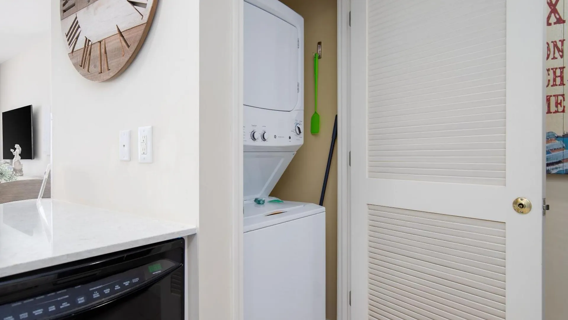 Water Park On-Site! 2 Beachfront Master Suites! Corner Balcony Views! Panama City Beach 0*,