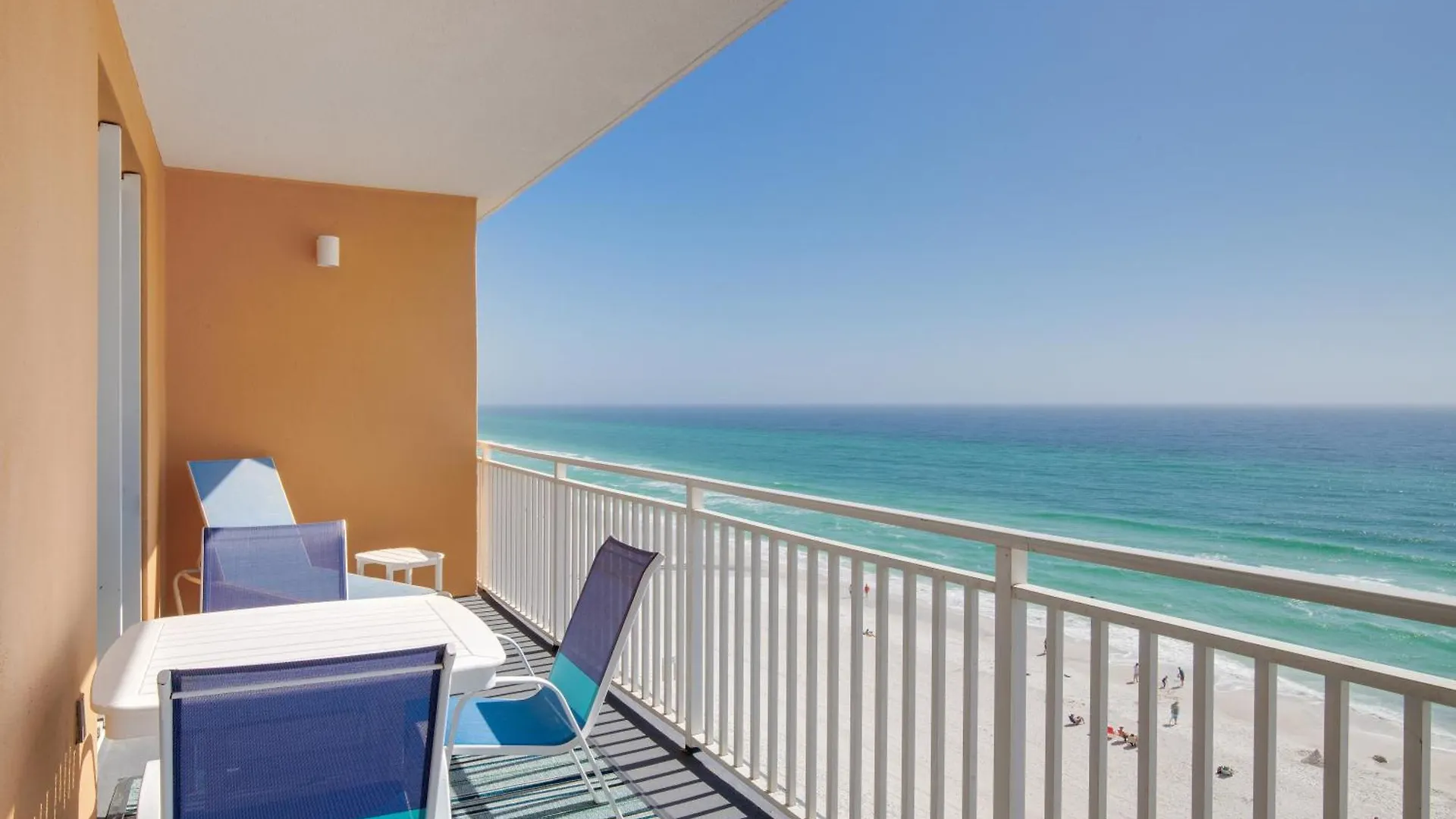 Semesterbostad Water Park On-Site! 2 Beachfront Master Suites! Corner Balcony Views! Panama City Beach USA