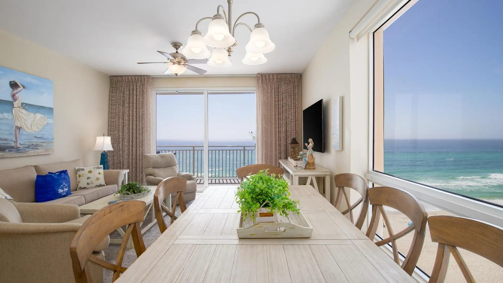 Water Park On-Site! 2 Beachfront Master Suites! Corner Balcony Views! Panama City Beach Semesterbostad